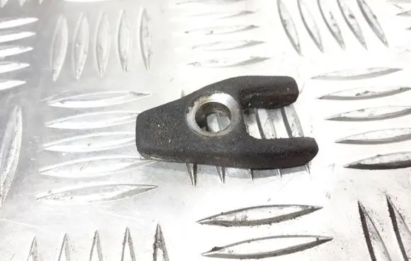 Volvo S40, V40 Fuel Injector clamp holder