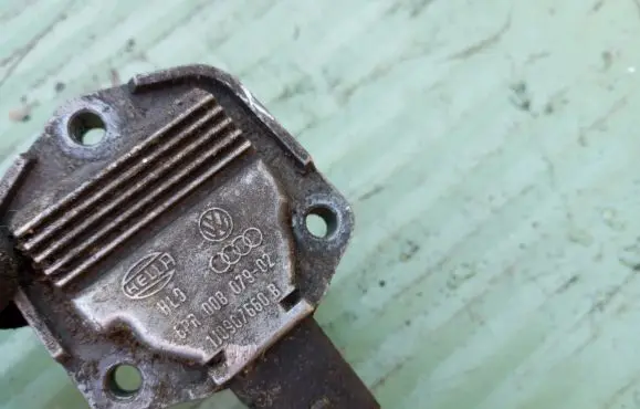 Audi A3 S3 8L Oil level sensor 1J0907660B 6PR00807902