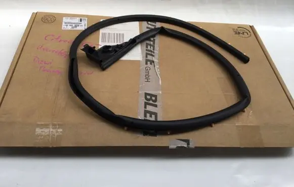 Citroen C5 Aircross Rubber seal front coupe door 9816908680
