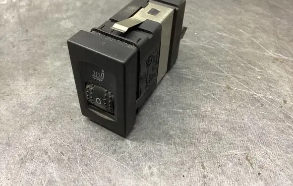 Volkswagen PASSAT B5 Seat heating switch 3B0963563C