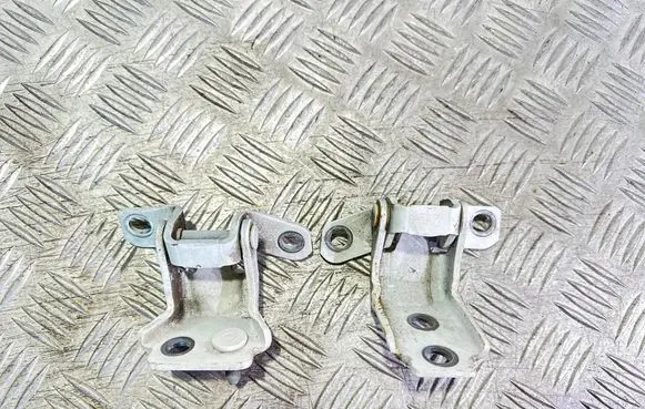 Rear door hinge set