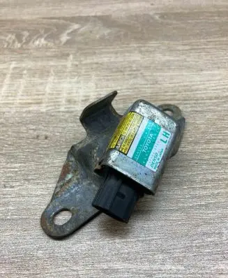Toyota Yaris Airbag deployment crash/impact sensor 8983050020 1879000460