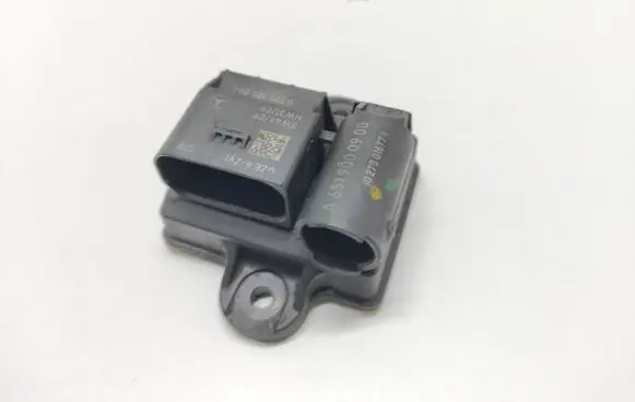 Mercedes-Benz C W204 Glow plug pre-heat relay A6519000900 0522120204 10278016771