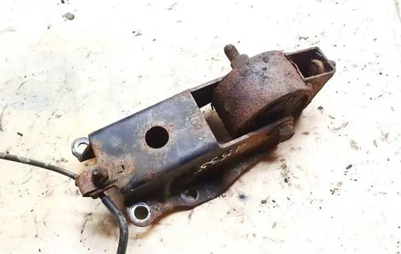 Mazda 323 Engine mount bracket bcid39050
