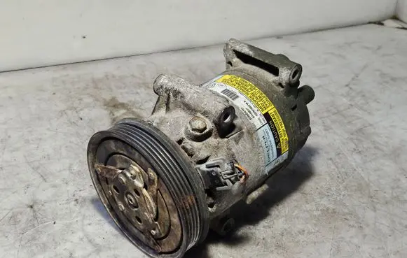 Renault Megane II Air conditioning (A/C) compressor (pump) 8200316164