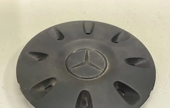 Mercedes-Benz Sprinter W901 W902 W903 W904 Original wheel cap A6394010825