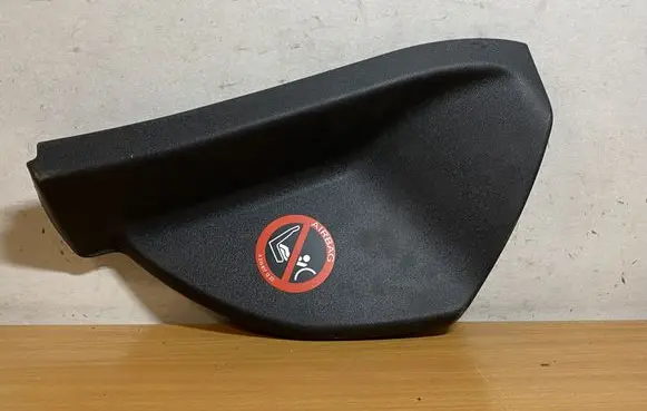 Mercedes-Benz E W212 Dashboard glove box trim A2126800507 C1019