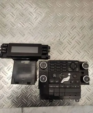 Volvo V70 Climate control unit 30774364 SN152417 MC101400034