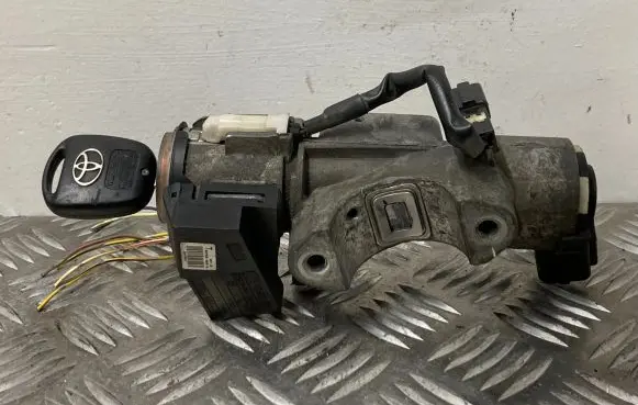 Toyota Avensis T250 Ignition lock 736661A