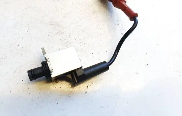 Volkswagen Golf VII Turbo solenoid valve 10628501 106285-01