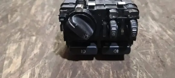 Volvo XC90 Light switch 8685452