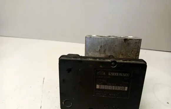 Volvo XC90 ABS Pump 30714956