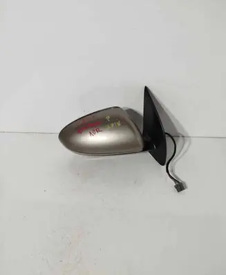 Nissan Qashqai Front door electric wing mirror 