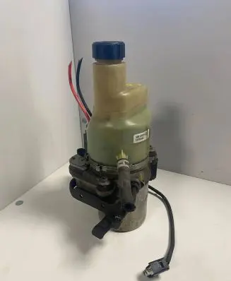 Volvo C30 Power steering pump 31280369 5N513K514CB