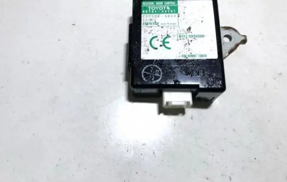 Toyota RAV 4 (XA20) Door control unit/module 8974142151 89741-42151