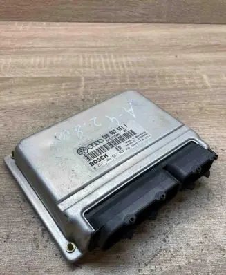 Volkswagen PASSAT B5 Engine control unit/module ECU 4D0907551F 0261204687