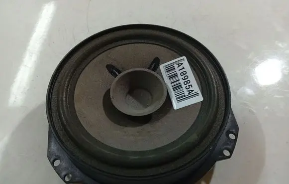 Opel Zafira A Front door speaker 