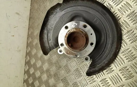 Opel Astra L Rear wheel hub 