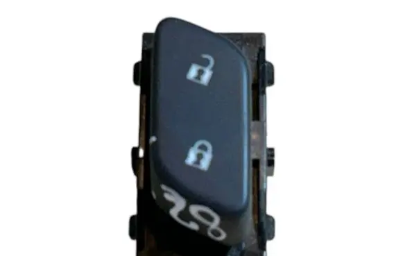 Opel Insignia A Central locking switch button 22899704