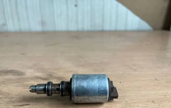 Volvo XC90 Electromagnetic valve 12100449 22100220