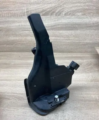 Toyota Avensis Verso Rear door lock RH370R 123L1614 RIGHTSIDE