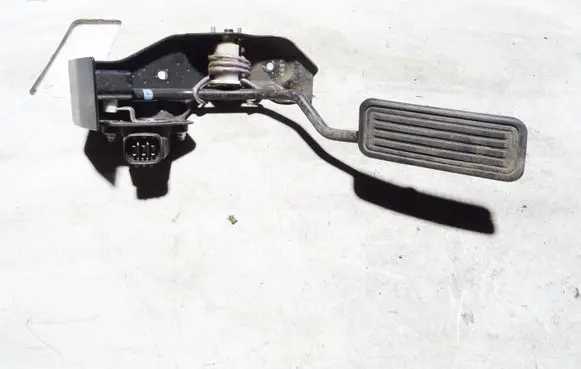 Toyota Avensis T250 Accelerator throttle pedal 7811135030