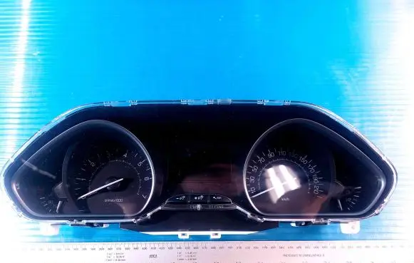 Peugeot 208 Speedometer (instrument cluster) 769317790U