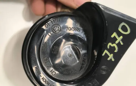Jeep Compass Horn signal 7055811 1113