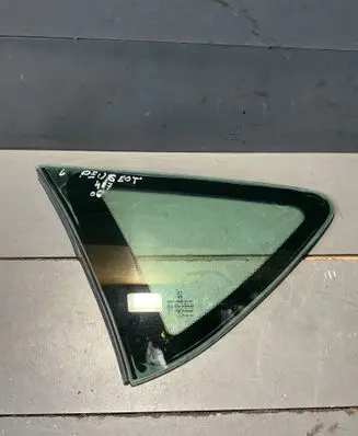 Peugeot 407 Front triangle window/glass DOT39AS2M34 E000188 43R000929