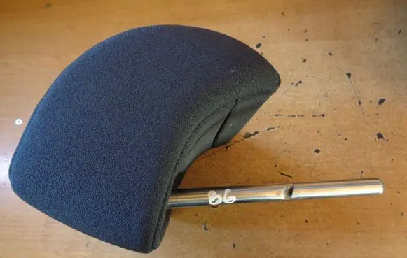 Volkswagen PASSAT B6 Rear seat headrest 
