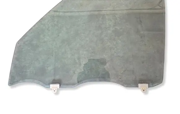 Nissan Patrol Y61 Front door window glass four-door 