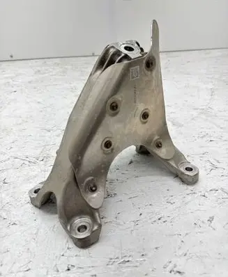 BMW M4 G82 G83 Engine mounting bracket 8053542