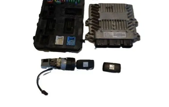 Citroen C4 I Picasso Engine ECU kit and lock set 9661642180