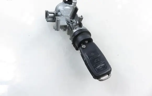 Volkswagen Caddy Ignition lock 1K0905865 1K0905851B