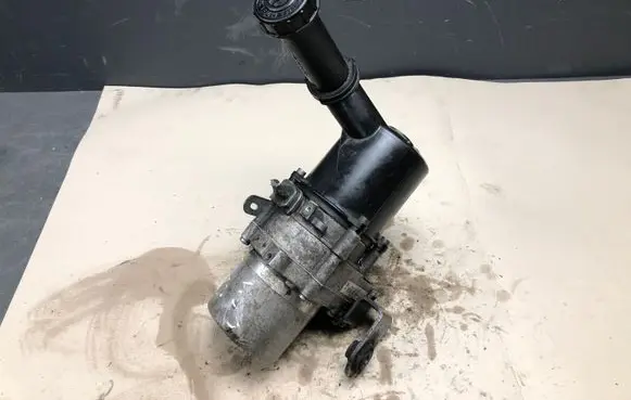 Peugeot 508 Power steering pump V29006925E