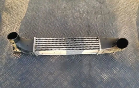 Opel Omega B2 Intercooler radiator 52482359