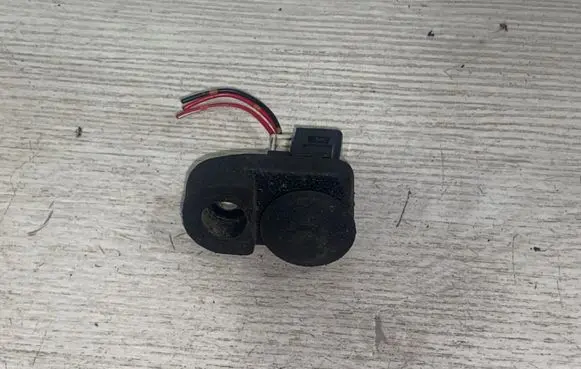 Nissan X-Trail T30 Rear door sensor 27300