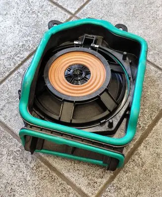 BMW 5 G30 G31 G38 Subwoofer speaker 6800954 65136800954