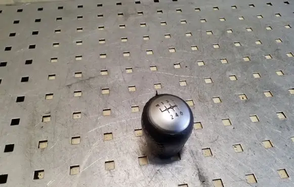 Nissan Qashqai+2 Gear lever shifter trim leather/knob