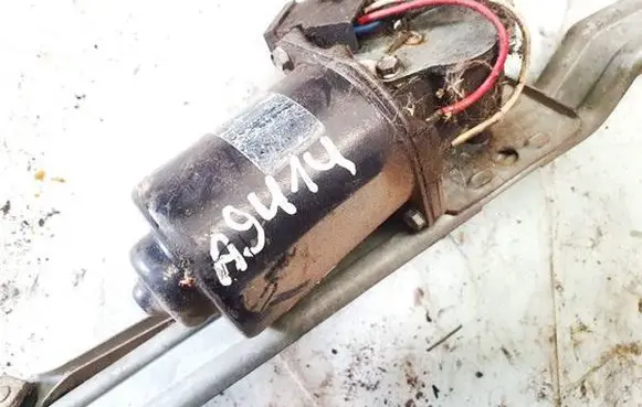 Volkswagen Jetta II Wiper motor