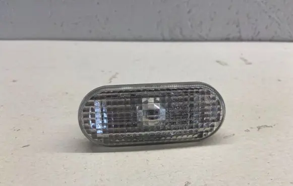 Volkswagen PASSAT B5.5 Front fender indicator light 1j5949117a