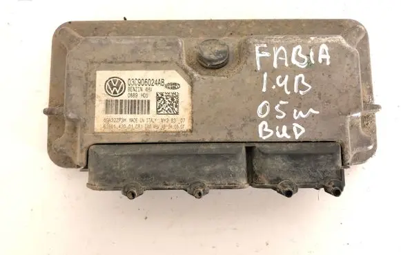 Skoda Fabia Mk1 (6Y) Engine control unit/module 03C906024AB