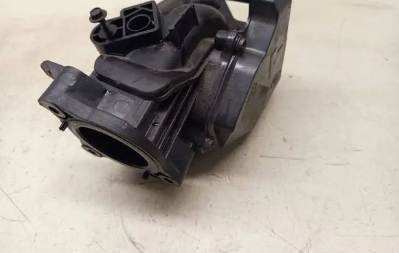 Nissan Qashqai+2 Air intake duct part