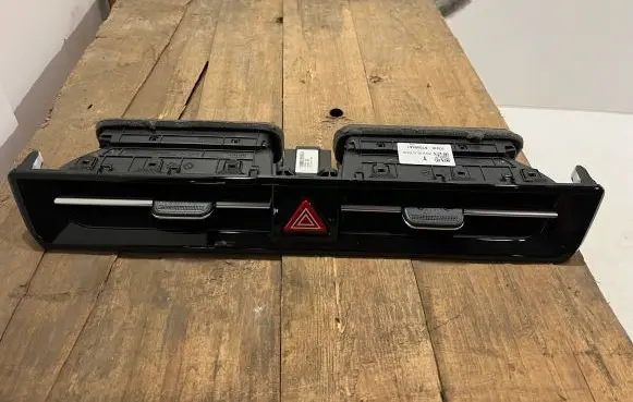 KIA Niro Dash center air vent grill 97410AT000SA1 93790AT000