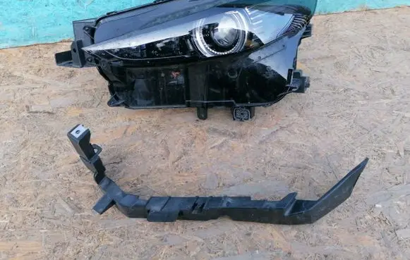 Mazda CX-30 Headlight/headlamp