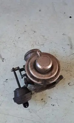 Audi A6 S6 C5 4B EGR valve 038131501D