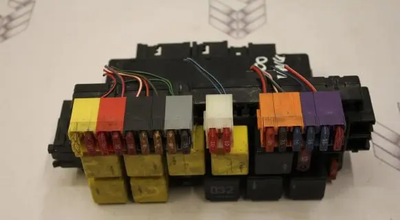 Mercedes-Benz S W220 Fuse module A0295450432