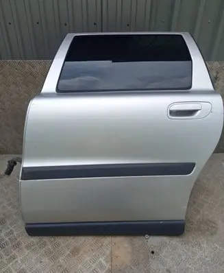 Volvo V70 Rear door