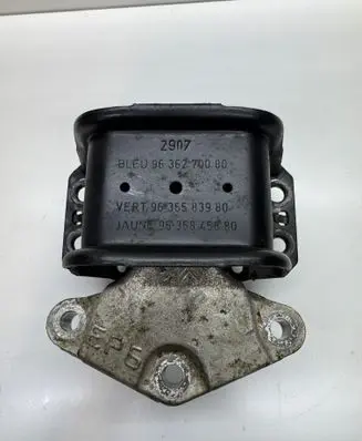 Peugeot 308 Engine mount bracket 9636270080 9636845880 9636583980