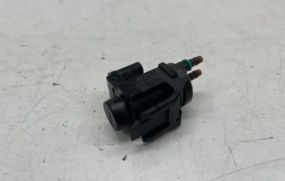 BMW 1 F20 F21 Turbo solenoid valve 8570591